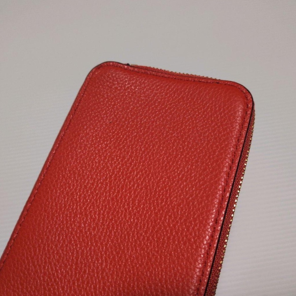 Coach Hangtag Multifunction Zip Case EUC - image 4